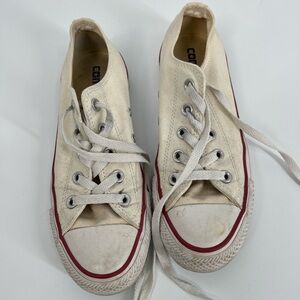 Converse White low top sneaker size 6